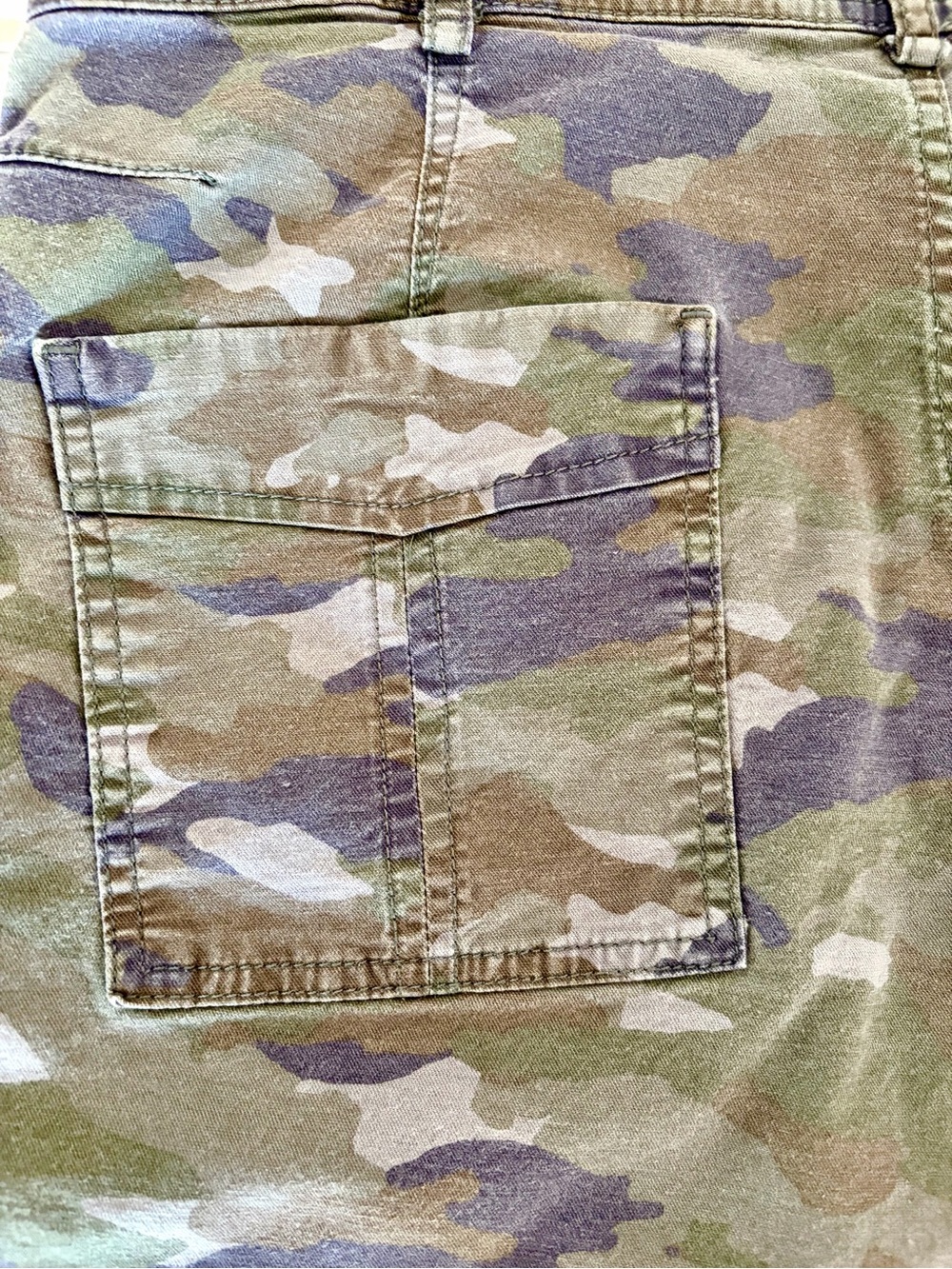 Anthropologie Camo Cargo Utility Shorts, Button Fly. Y2K, Streetwear, Gorpcore - Picture 8 of 10